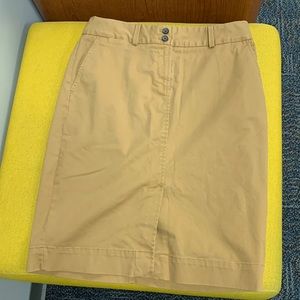 Knee length khaki stretch skirt by banana republic sz 6